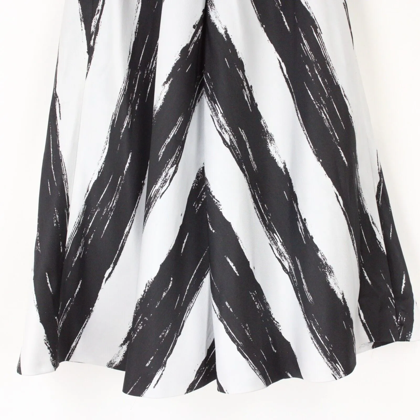 Black and White Chevron Midi Skirt for Women, Size Small