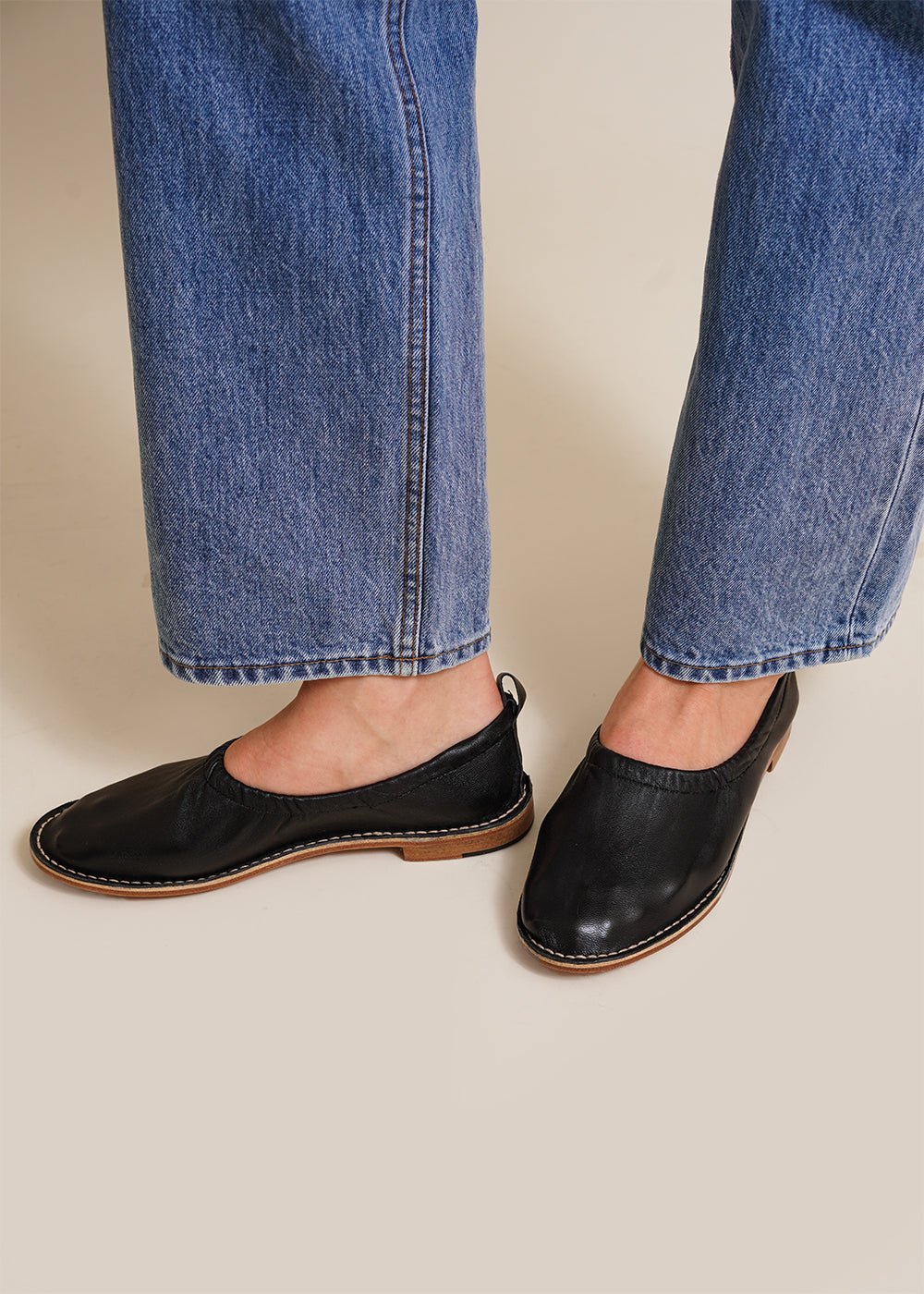 Black Glove Flats