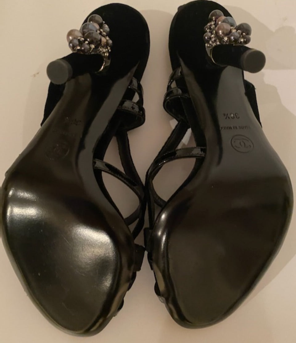 Chanel 04A 2004 Fall Black Velvet Patent Leather Sandal Heels - Pearl Embellished (EU 38.5)