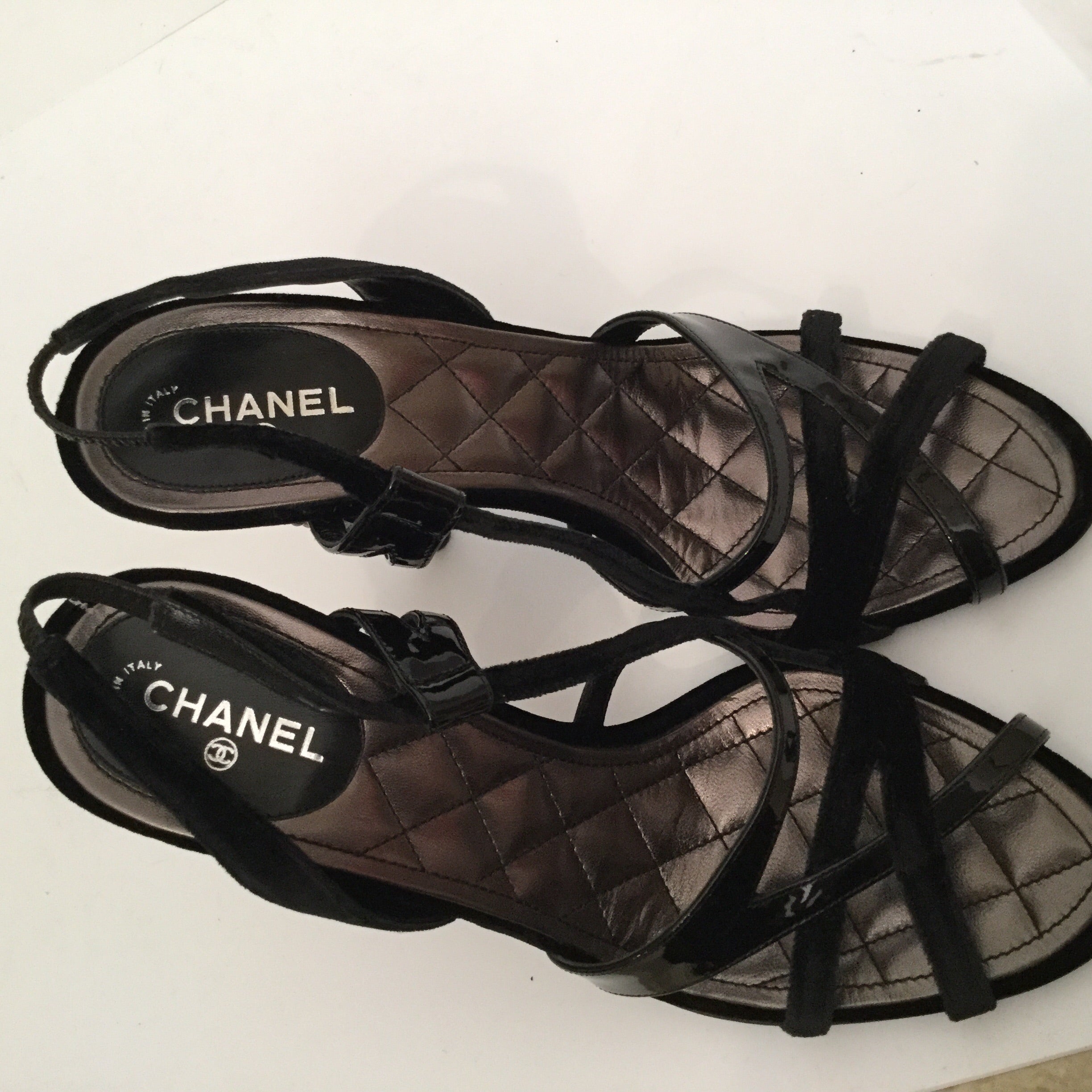 Chanel 04A 2004 Fall Black Velvet Patent Leather Sandal Heels - Pearl Embellished (EU 38.5)