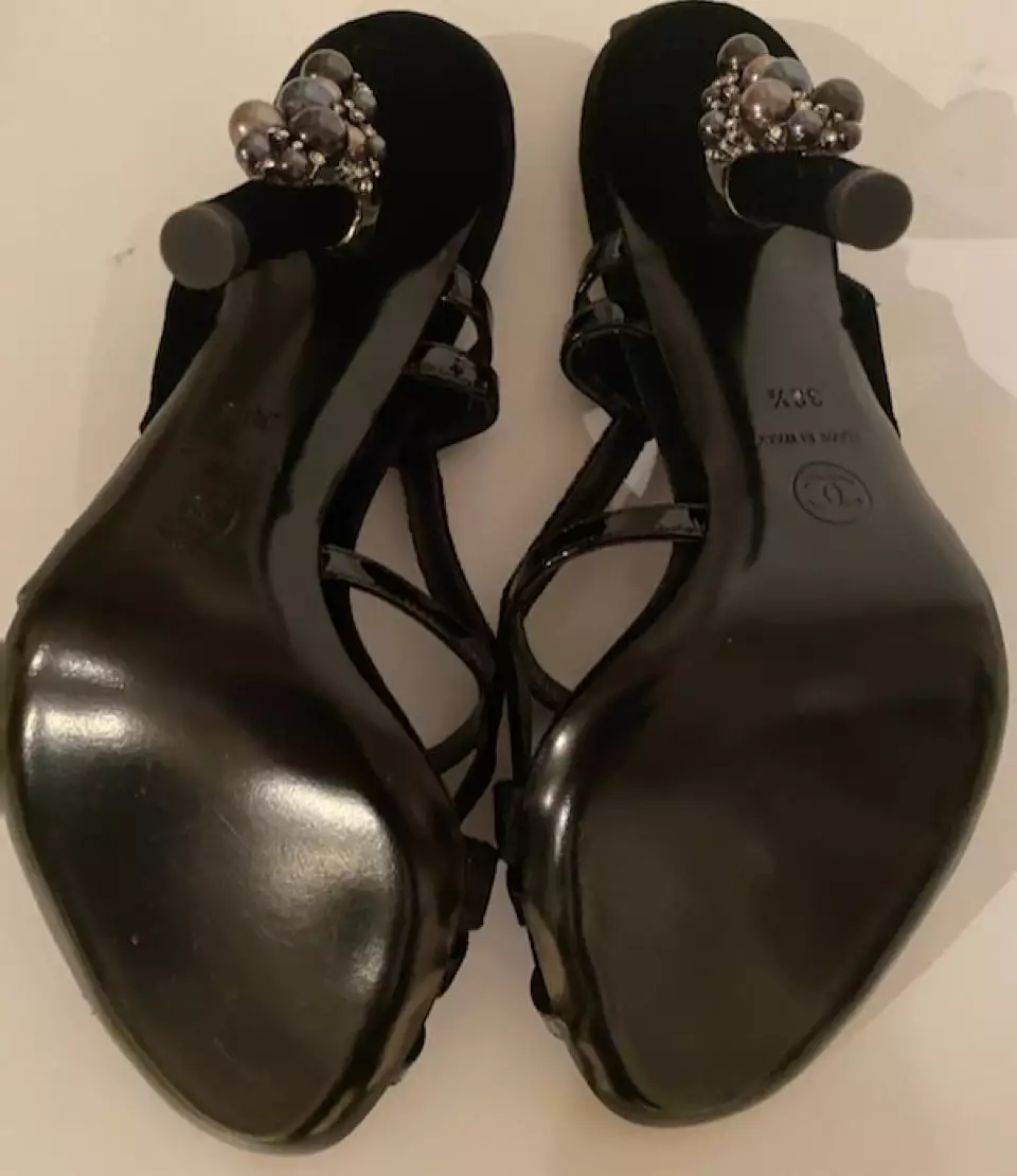 Chanel 04A 2004 Fall Black Velvet Patent Leather Sandal Heels with Pearl Embellishment - EU 38.5