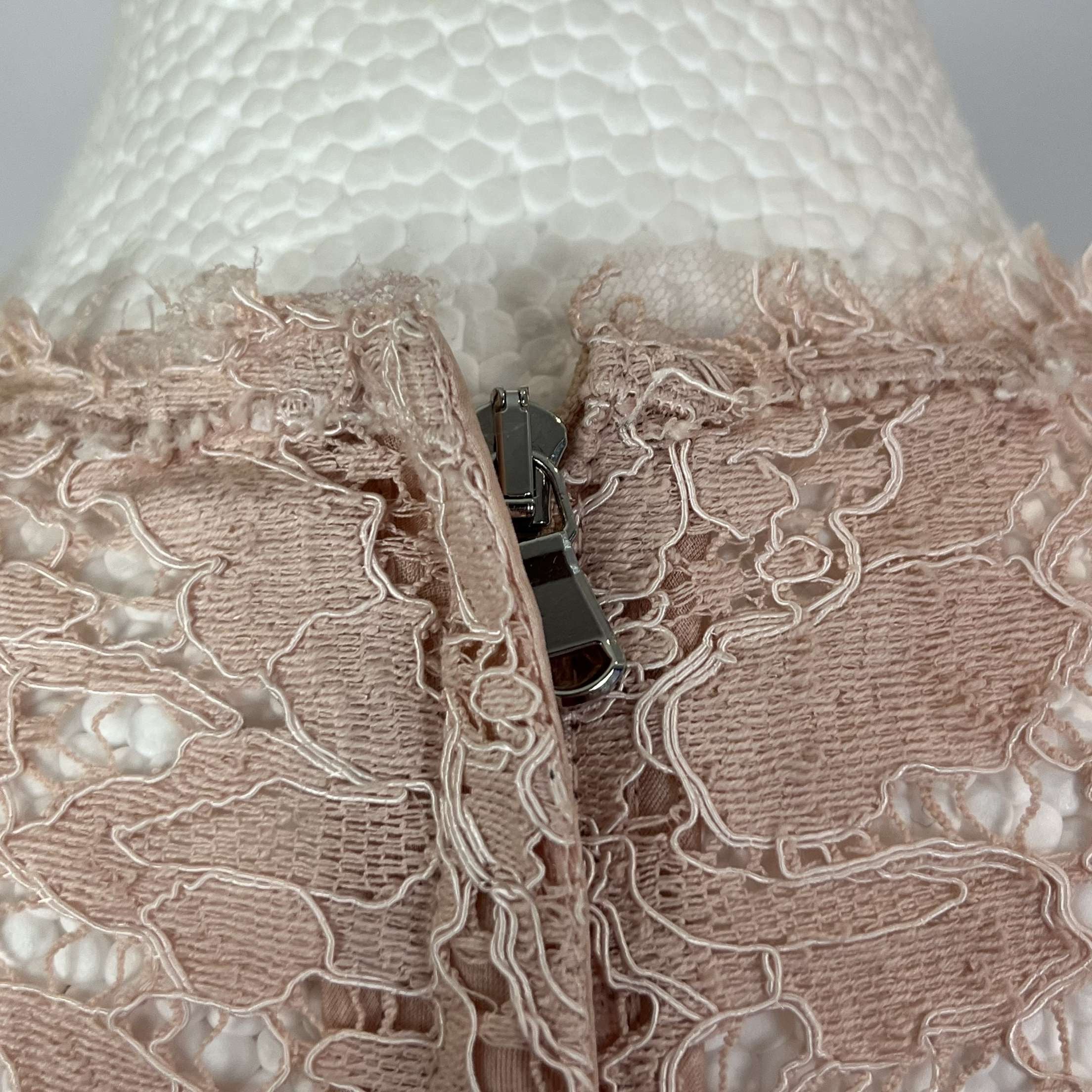 D&G Nude Pink Lace Shift Dress Size Medium