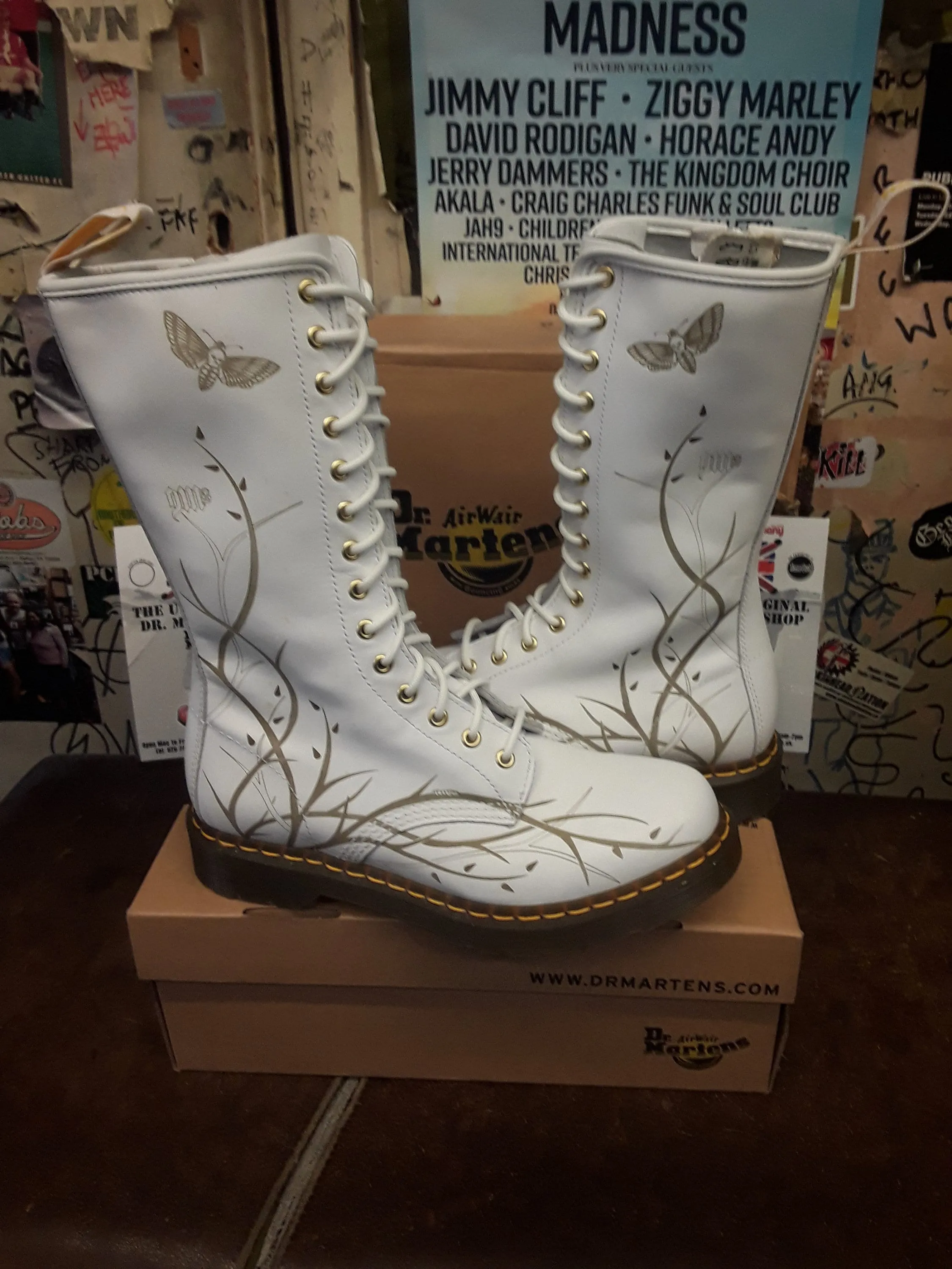 Dr. Martens 1C59 White 14-Hole Zip Boot Size 8