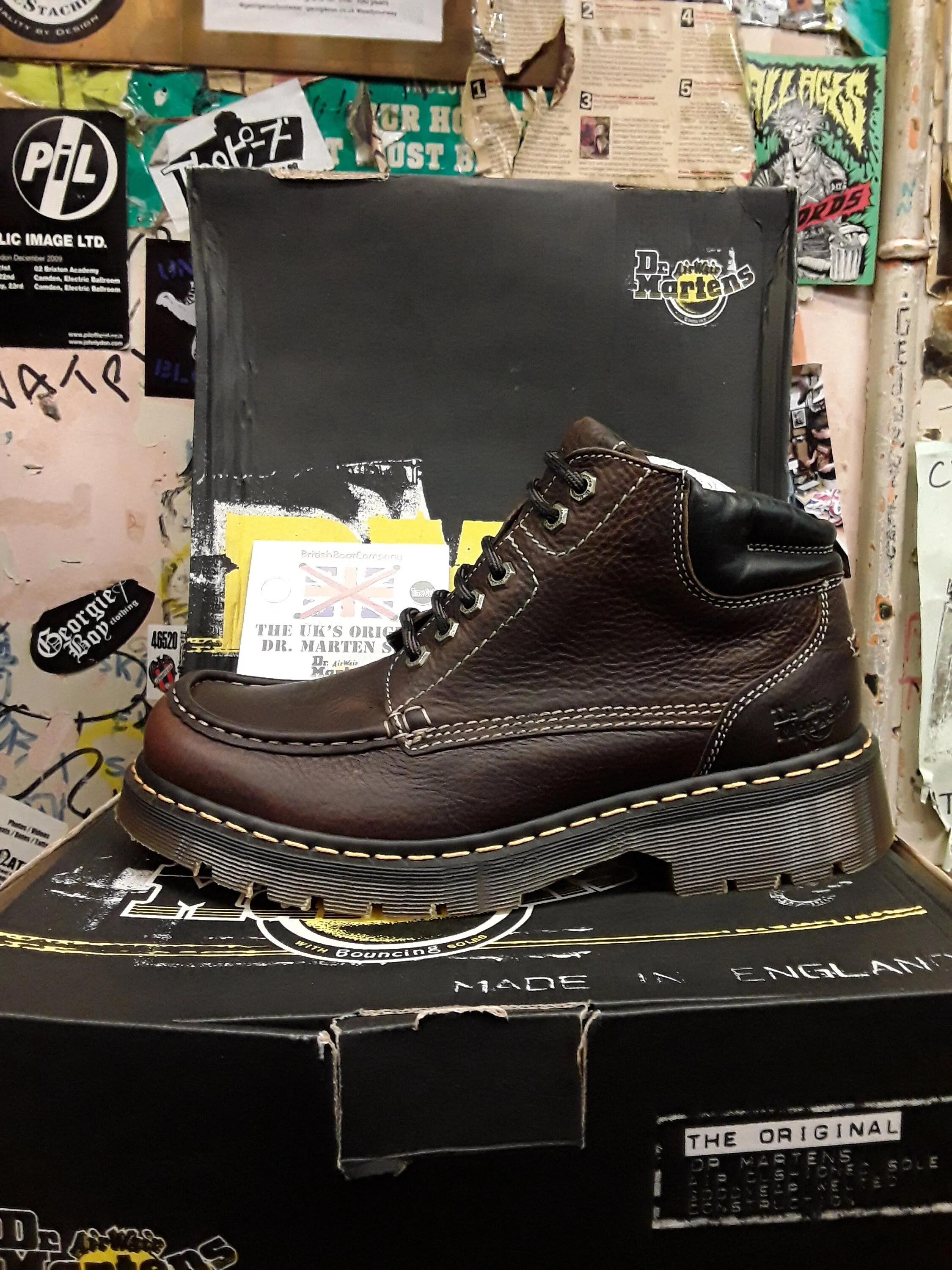 Dr. Martens 8A26 Bark Grizzly 6-Hole Boot Size 10