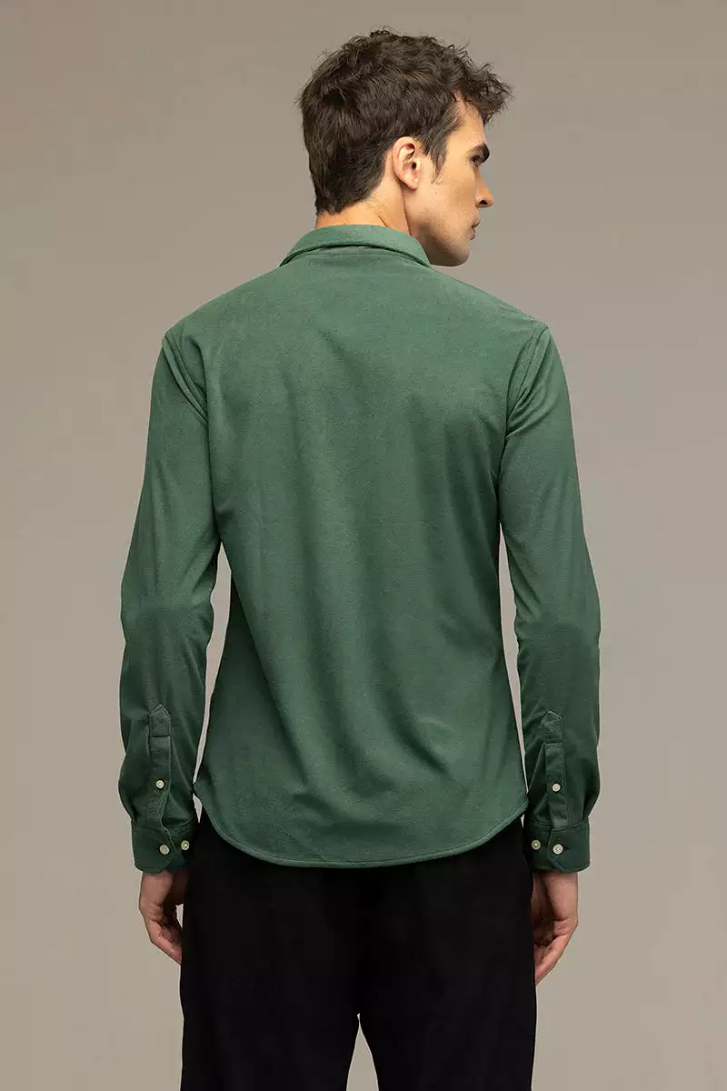 Green shirt with a smooth sail