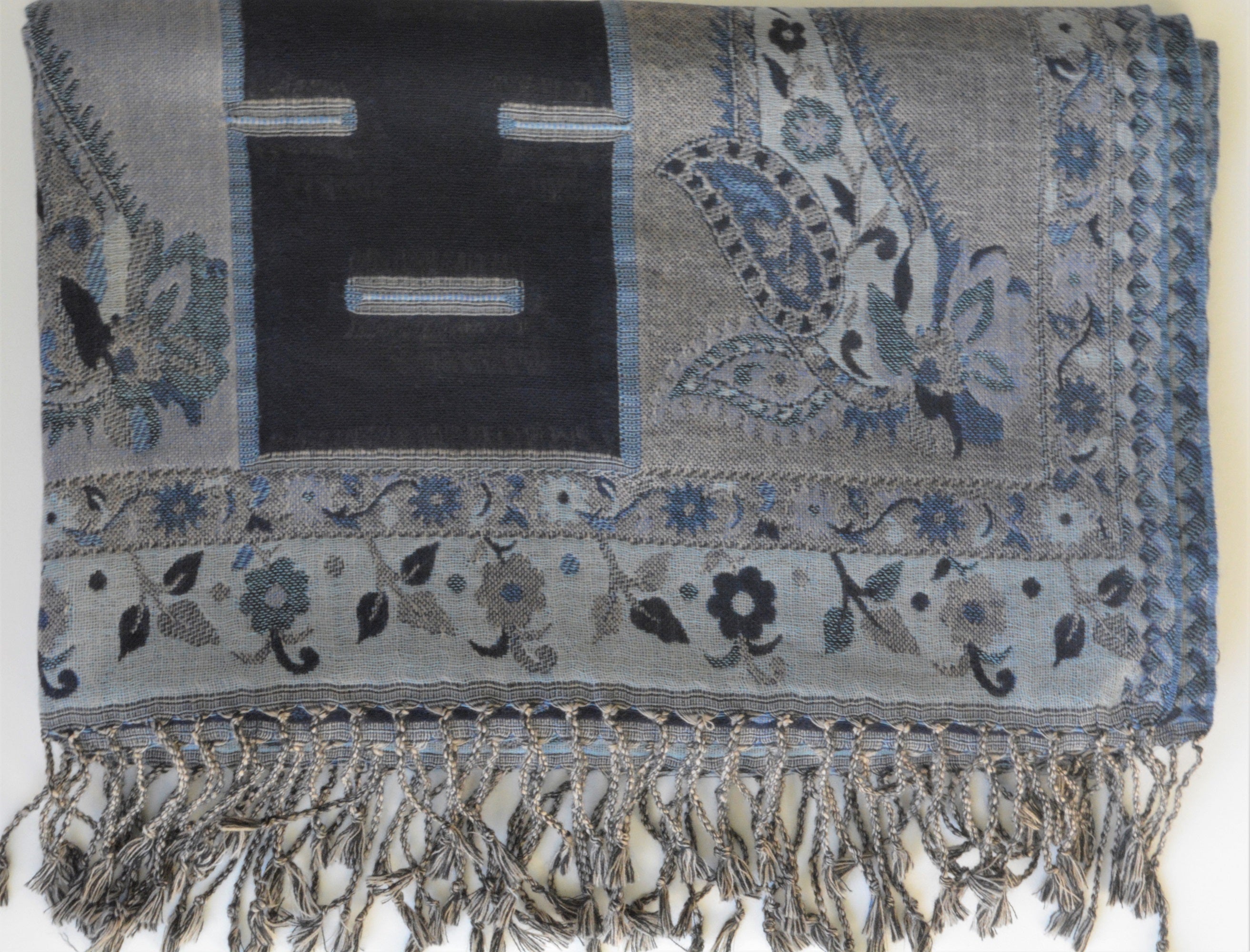 Jamavar Woolen Shawl