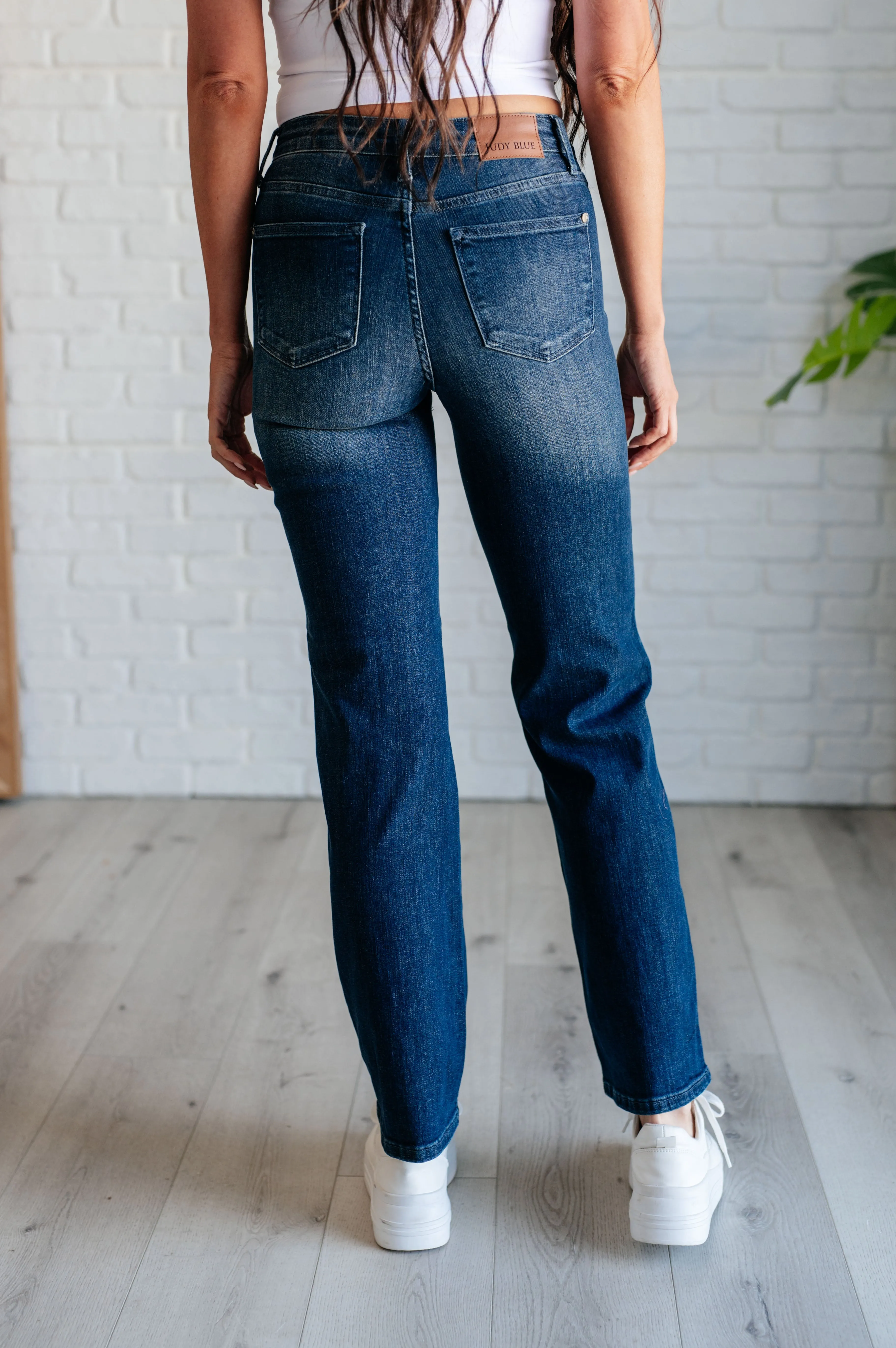 Muriel Classic Straight Jeans - Mid Rise Control Top