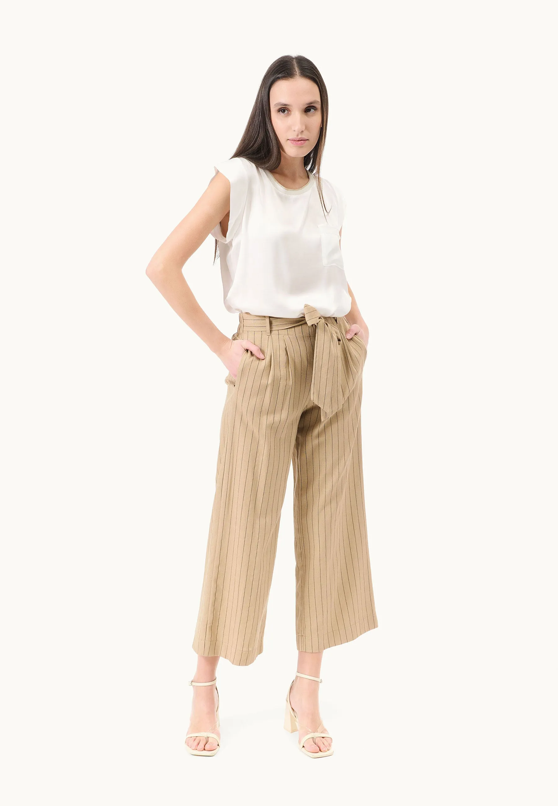 Cropped gessato pants