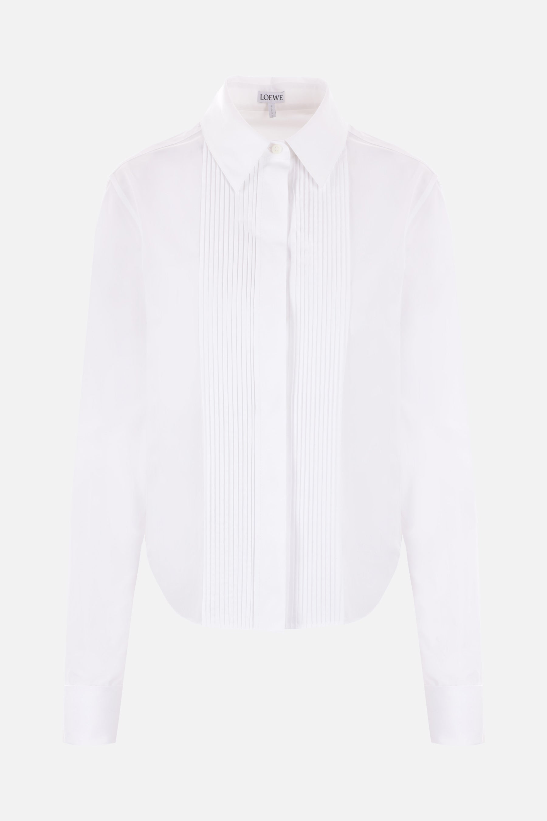 Pleated plastron poplin shirt.