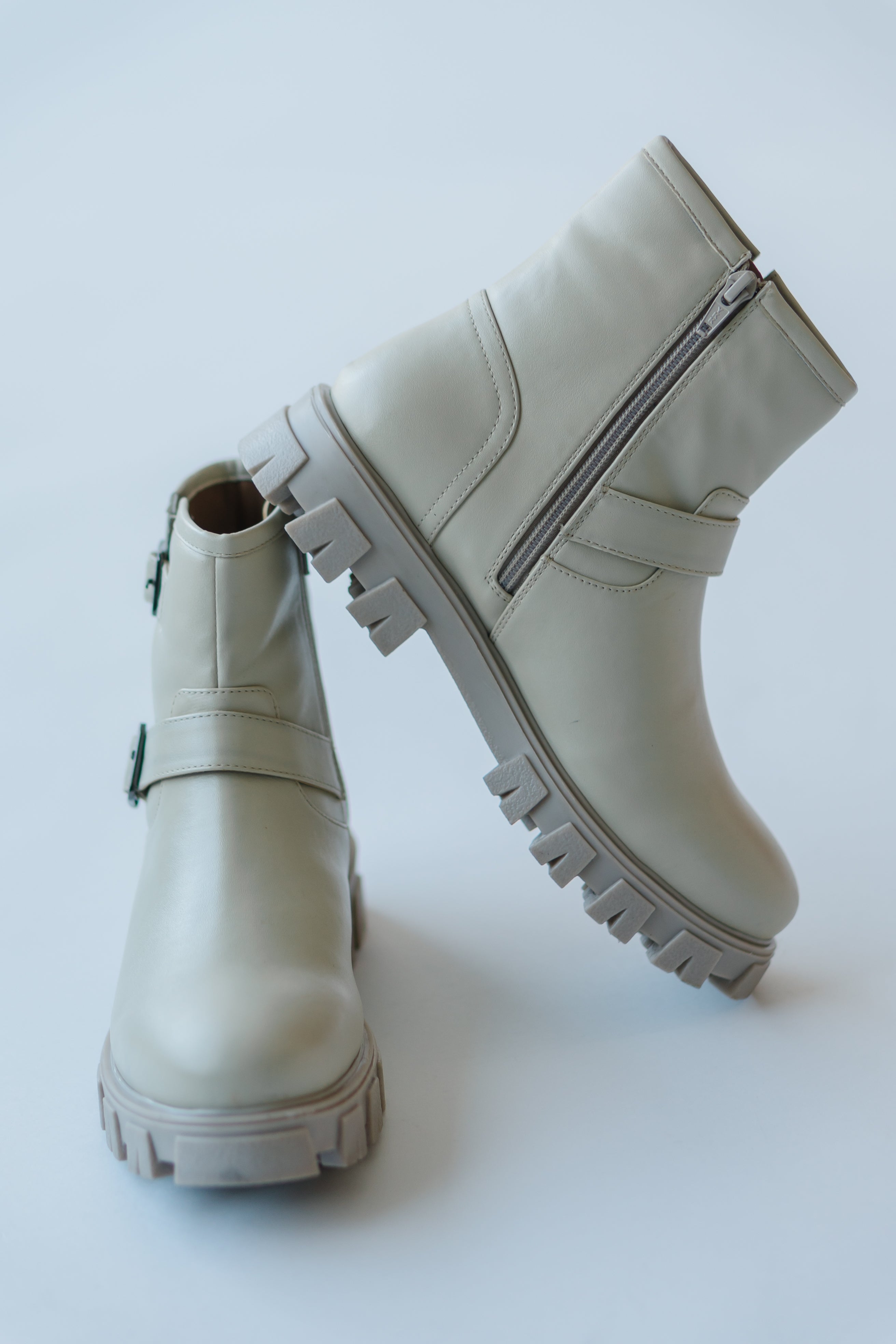 Seychelles Off White Leather Boot - Unbroken, Durable Quality.