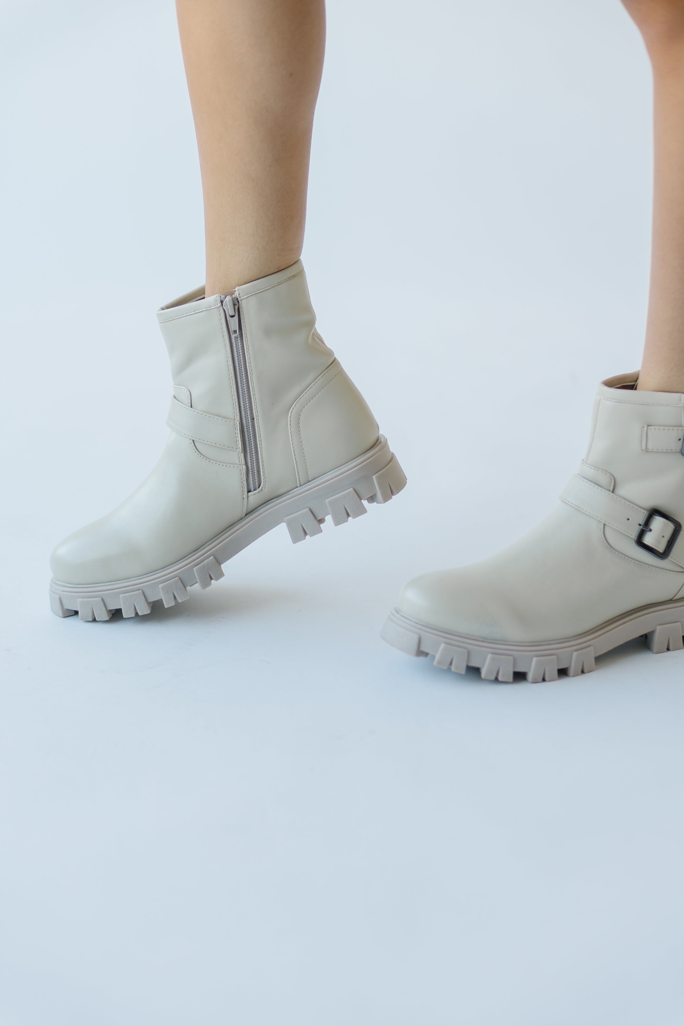 Seychelles Off White Leather Boot - Unbroken, Durable Quality.