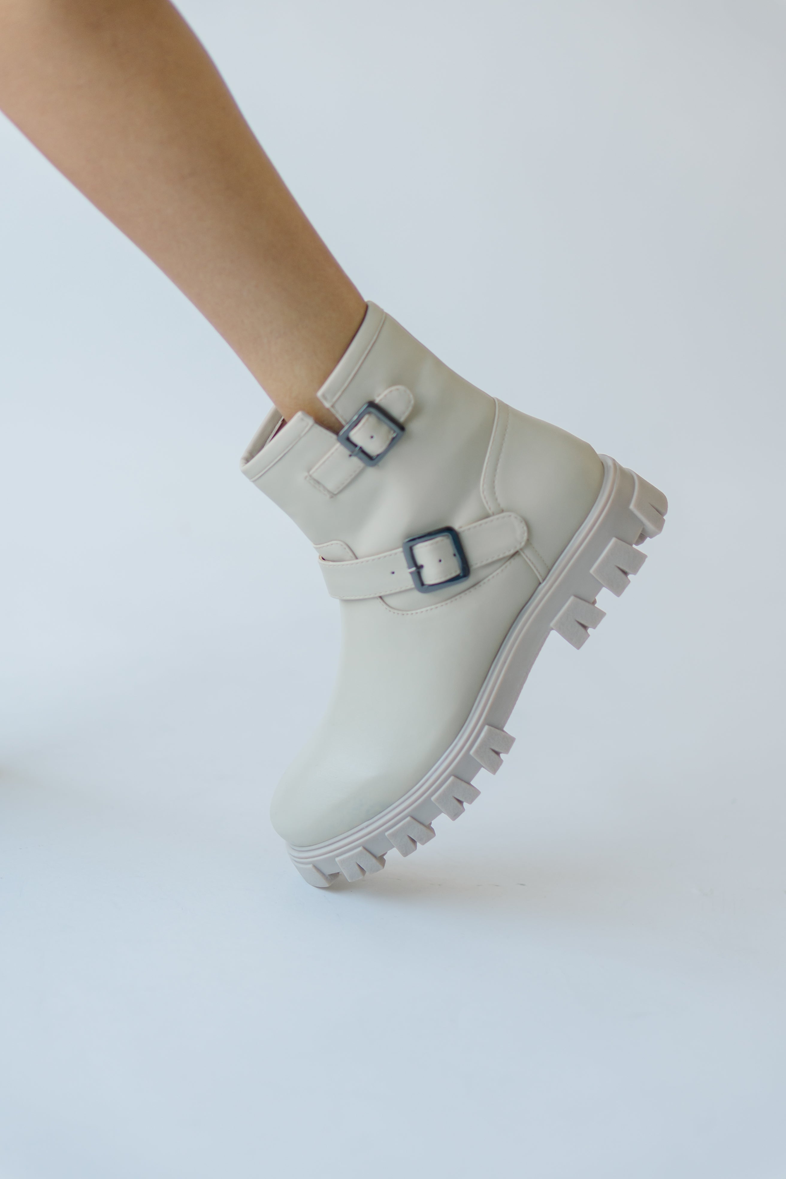 Seychelles Off White Leather Boot - Unbroken, Durable Quality.