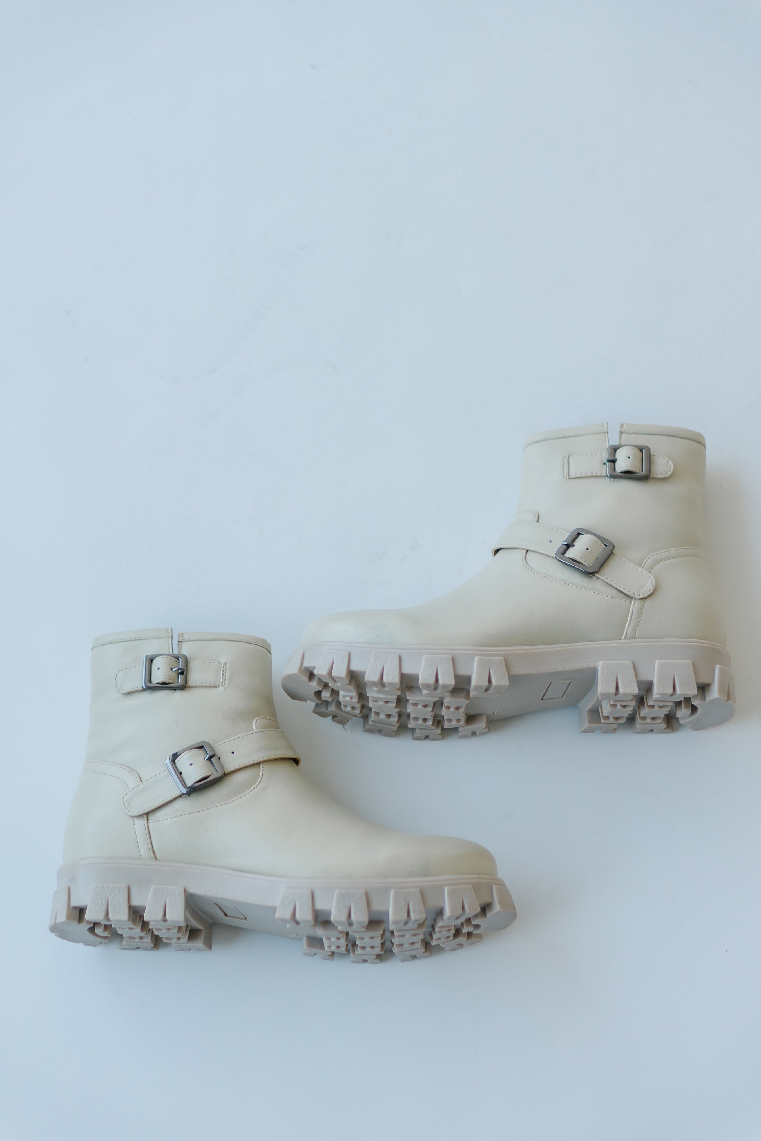 Seychelles Off White Leather Boot - Unbroken, Durable Quality.