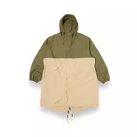 Universal Works Beach Parka 30101 recycled poly tech olive/sand - Eco-Friendly Stylish Parka