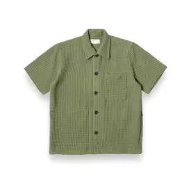 Universal Works Tech Overshirt Pike Waffle birch is the desired result.