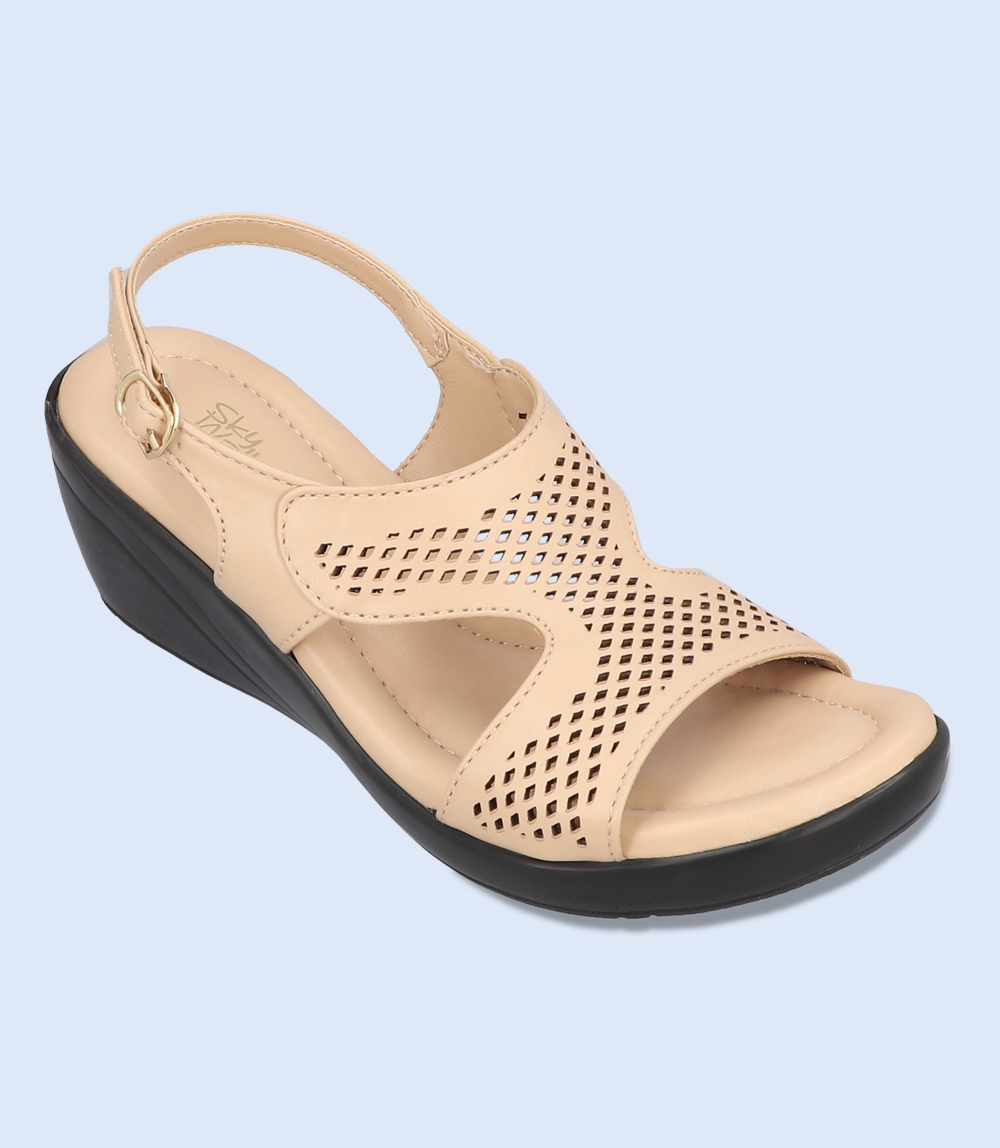 Women's Comfort Sandal in Beige - BW7523